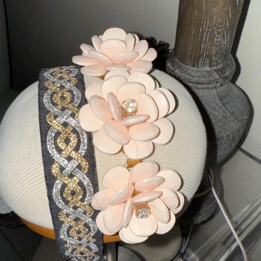 Rose petals JCrew Bracelet - gold back and clasp